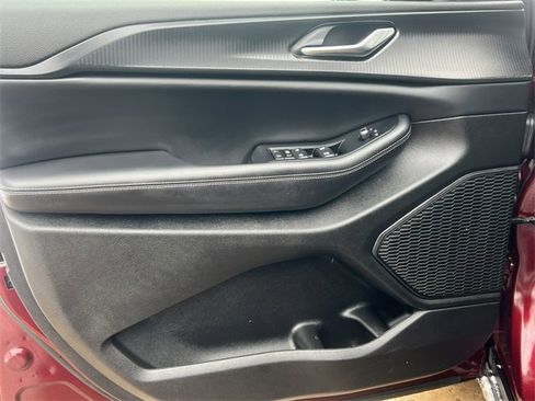 Used 2024 Jeep Grand Cherokee Altitude image 15