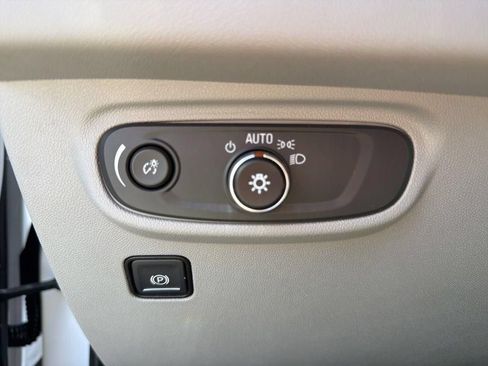 Used 2022 GMC Terrain SLE w/ Driver Convenience Package FWD image 46