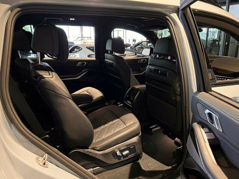 Used 2024 BMW X7 xDrive40i w/ M Sport Package AWD/4WD image 26