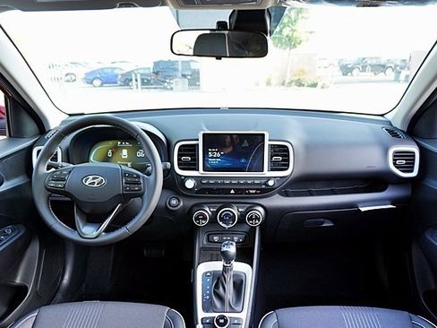 New 2025 Hyundai Venue Limited image 21