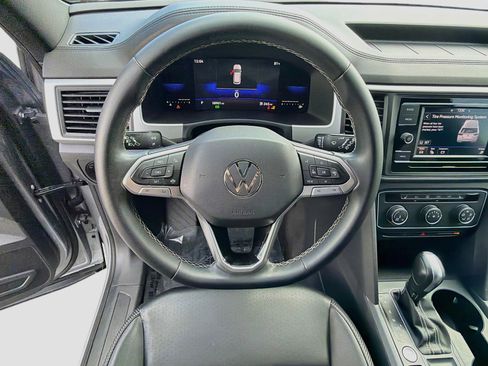 Used 2023 Volkswagen Atlas Cross Sport SE FWD image 36