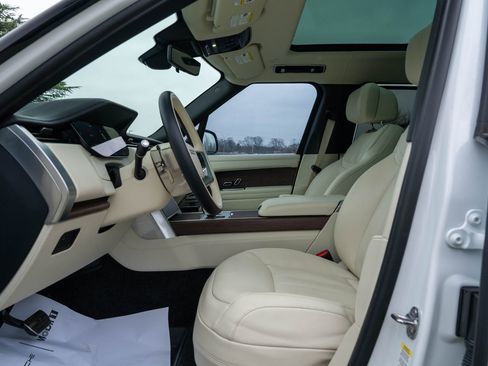 Used 2024 Land Rover Range Rover Autobiography image 19