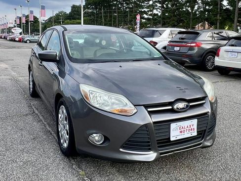 Used 2012 Ford Focus SE image 3