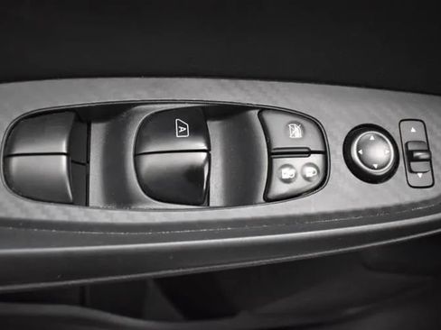 Used 2025 Nissan Sentra SV FWD image 20