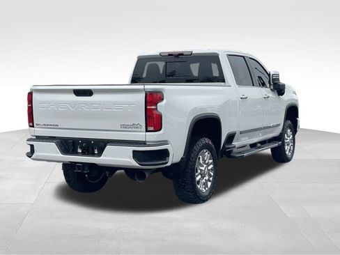 Used 2024 Chevrolet Silverado 2500 High Country w/ Technology Package AWD/4WD image 4