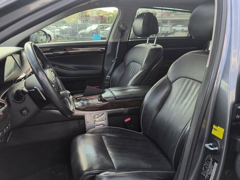 Used 2017 Genesis G90 3.3T Premium RWD image 9