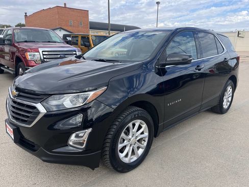 Used 2018 Chevrolet Equinox LT AWD/4WD image 2