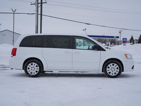 Used 2017 Dodge Grand Caravan SE w/ Power Window Group image 2