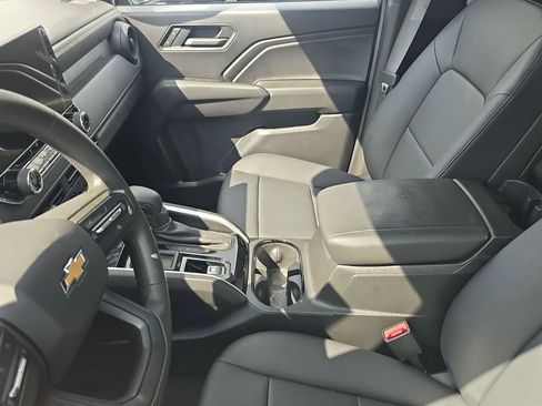 Used 2025 Chevrolet Colorado W/T image 12