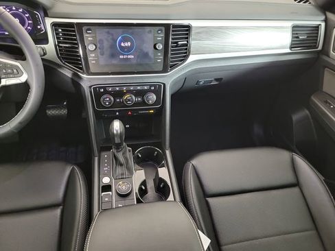 Used 2022 Volkswagen Atlas Cross Sport SE AWD/4WD image 11