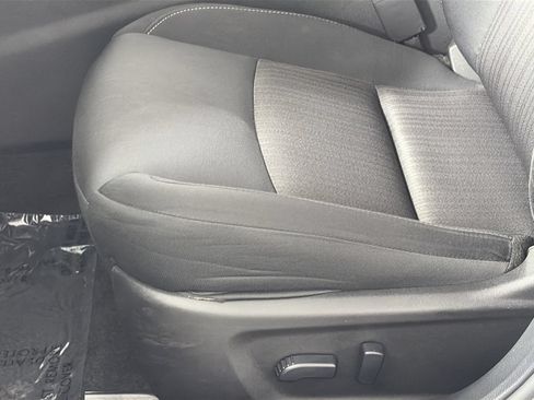 Used 2025 Nissan Altima 2.5 SV FWD image 18