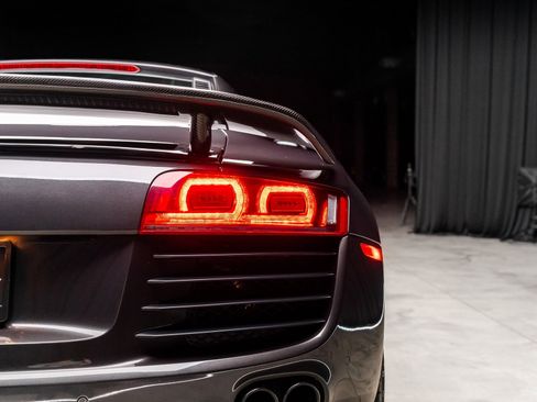 Used 2011 Audi R8 V8 image 33