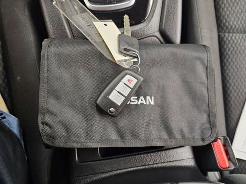 Used 2019 Nissan Rogue Sport S image 22