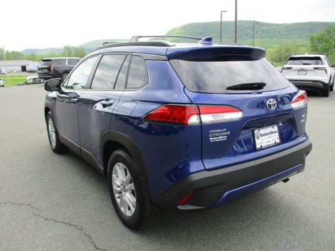 Used 2024 Toyota Corolla Cross LE AWD/4WD image 7