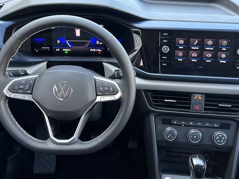 Used 2022 Volkswagen Taos SE image 14