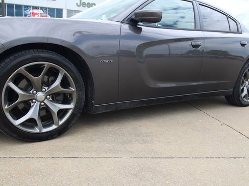 Used 2016 Dodge Charger R/T w/ Navigation & Travel Group RWD image 10