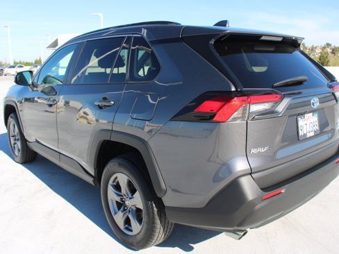 Certified 2024 Toyota RAV4 XLE w/ Convenience Package image 5