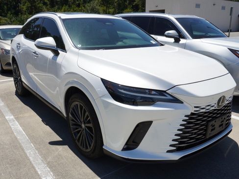Used 2024 Lexus RX 350 Premium w/ Accessory Package (Z1) FWD image 3