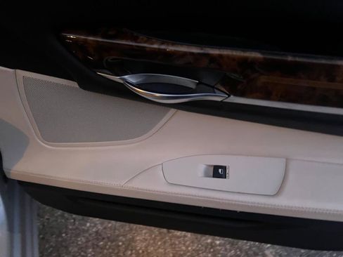 Used 2014 BMW 750Li xDrive image 18