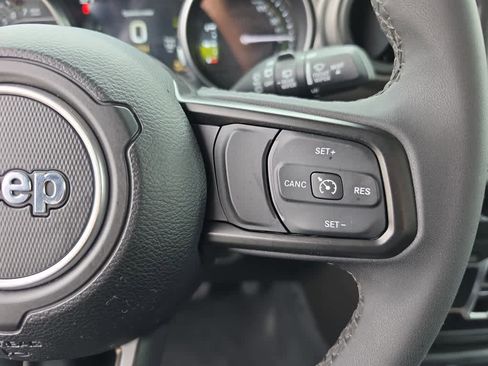 Used 2023 Jeep Wrangler Unlimited w/ 8.4" Radio Group AWD/4WD image 15