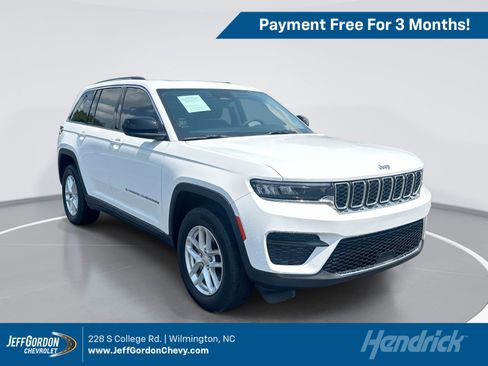 Used 2023 Jeep Grand Cherokee Laredo X AWD/4WD image 1