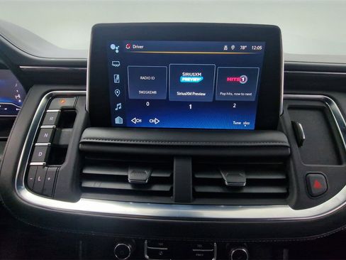 Used 2023 Chevrolet Suburban LT image 18