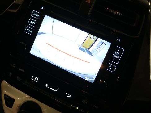 Used 2018 Toyota Prius Three image 24