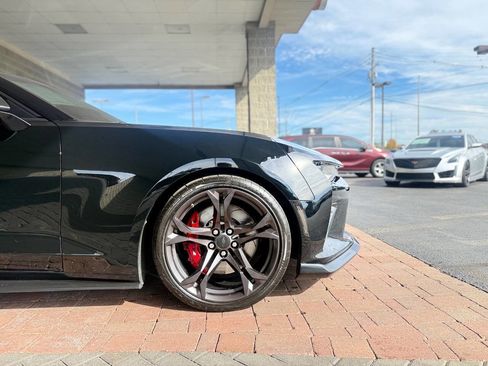 Used 2018 Chevrolet Camaro SS image 17
