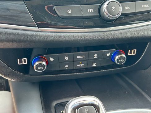 Used 2020 Buick Enclave Essence w/ Sound and Sites Package FWD image 30