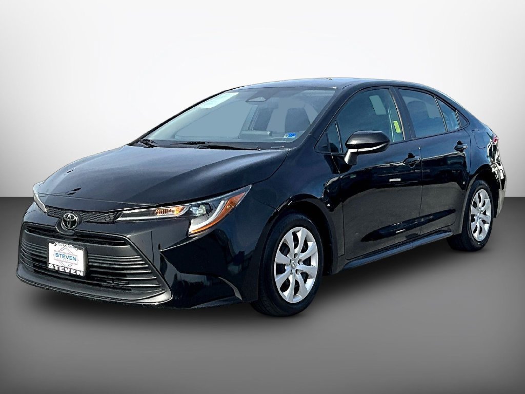 Used 2024 Toyota Corolla LE FWD image 3