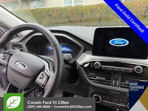 Used 2022 Ford Escape Titanium w/ Class II Trailer Tow Package image 15