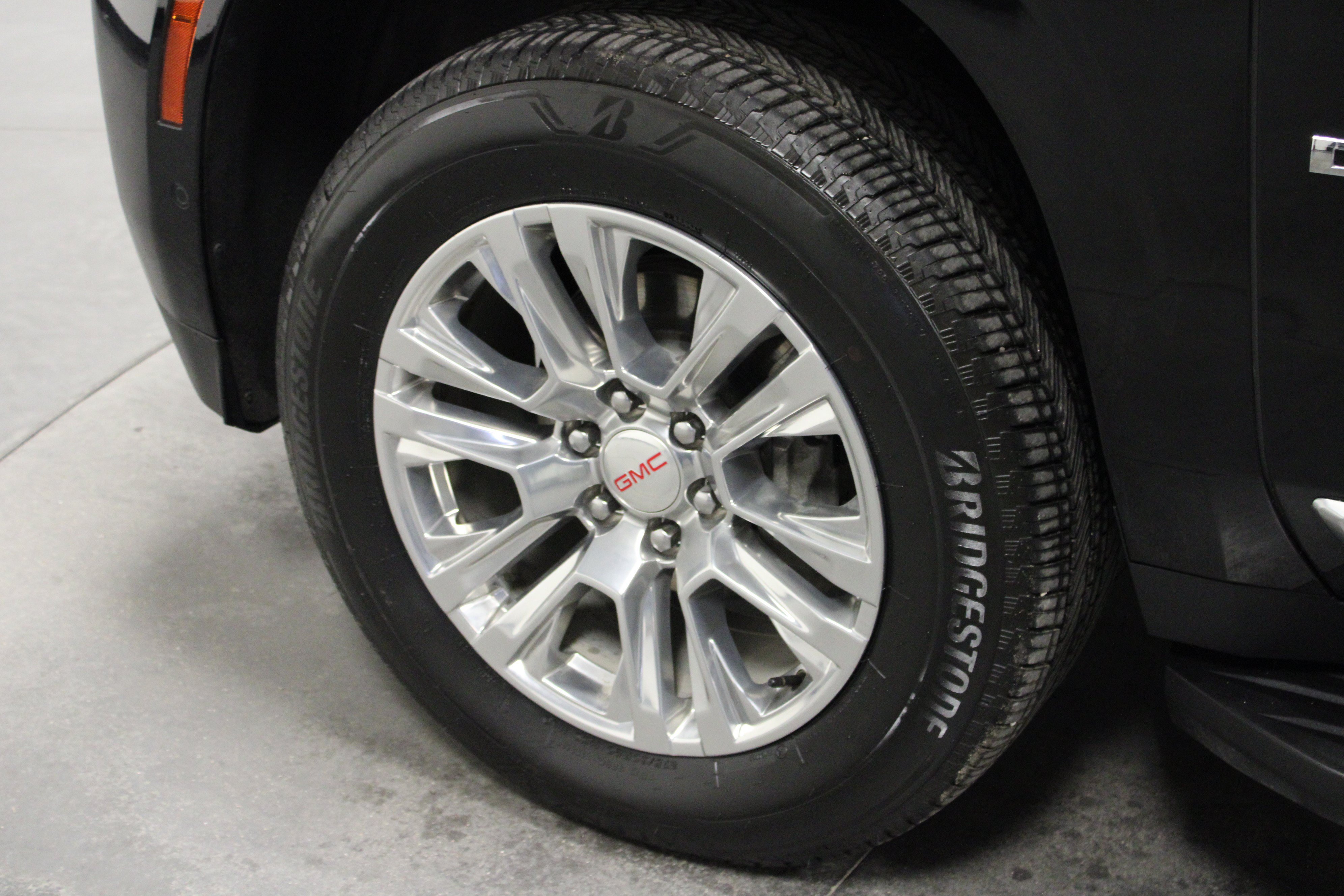 Used 2026 GMC Yukon Denali AWD/4WD image 10