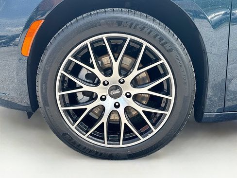 Used 2022 Chrysler Pacifica Limited w/ Uconnect Theater Family Group AWD/4WD image 35