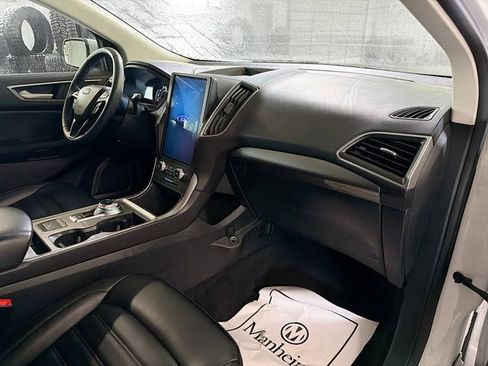 Used 2024 Ford Edge SEL w/ Convenience Package image 12