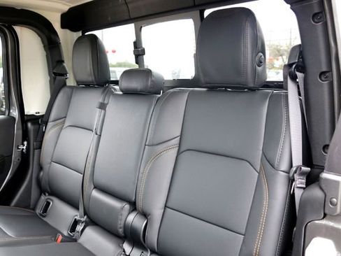 New 2026 Jeep Gladiator Sport image 19