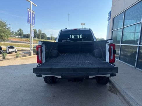 Used 2023 Ford F250 Platinum AWD/4WD image 8
