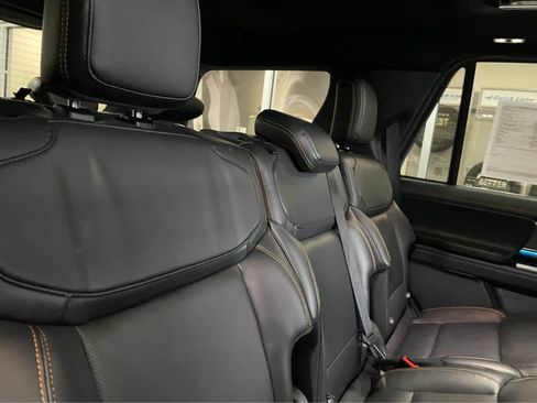 Used 2025 Ford Expedition Tremor AWD/4WD image 42