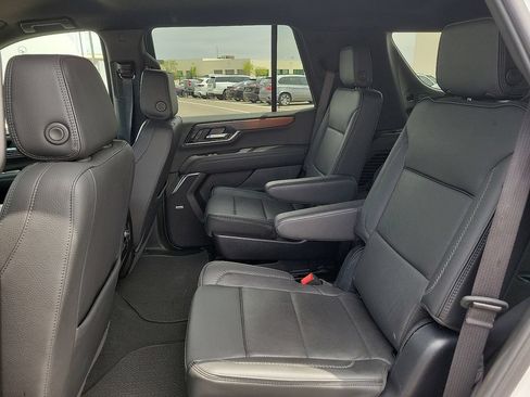 Used 2025 GMC Yukon Denali AWD/4WD image 13
