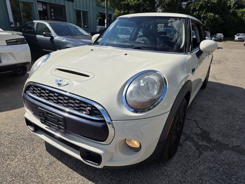 Used 2017 MINI Cooper S FWD image 4