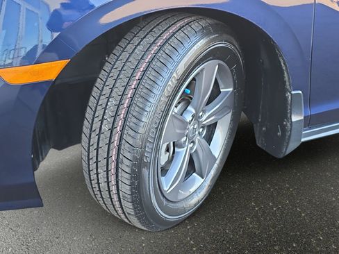 Certified 2024 Honda Odyssey EX image 32