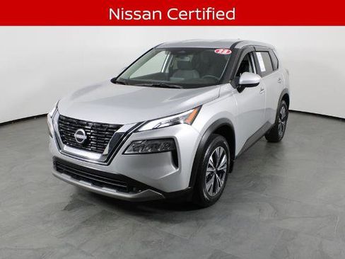 Certified 2023 Nissan Rogue SV FWD image 2