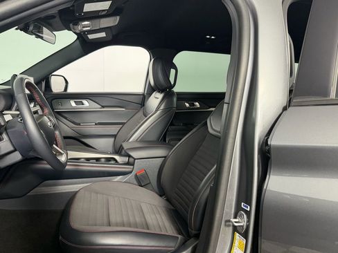 Used 2025 Ford Explorer ST-Line image 22