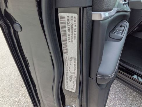 New 2026 Jeep Grand Cherokee Limited w/ Luxury Tech Group II image 35