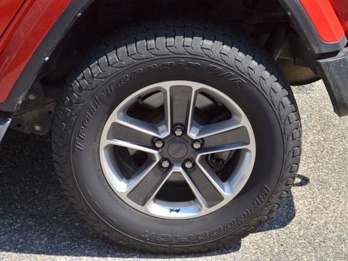 Used 2021 Jeep Wrangler Unlimited Sahara AWD/4WD image 12