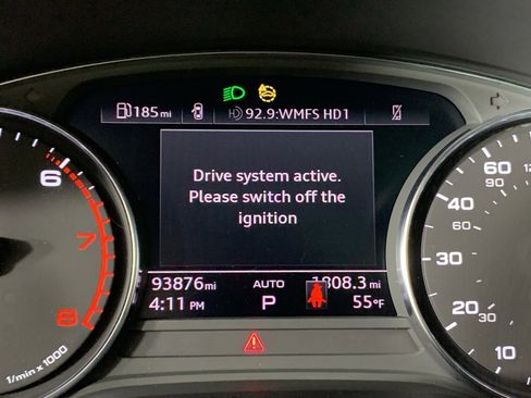 Used 2023 Audi Q5 2.0T Premium w/ Convenience Package image 23