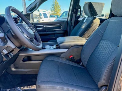 New 2026 RAM 3500 Big Horn AWD/4WD image 15