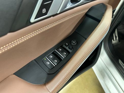 Used 2021 BMW X6 xDrive40i w/ M Sport Package image 13