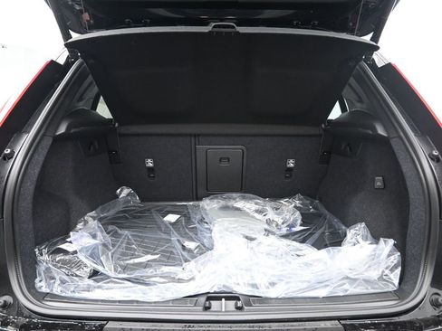 New 2026 Volvo XC40 B5 Plus w/ Protection Package Premier image 25