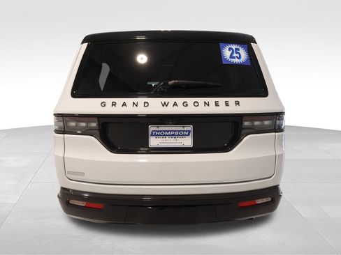 Used 2024 Jeep Grand Wagoneer Series III w/ Quick Order Packagew 28T AWD/4WD image 3