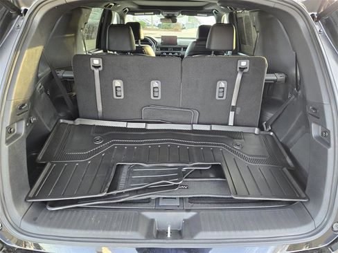 Used 2025 Honda Pilot Black Edition image 27